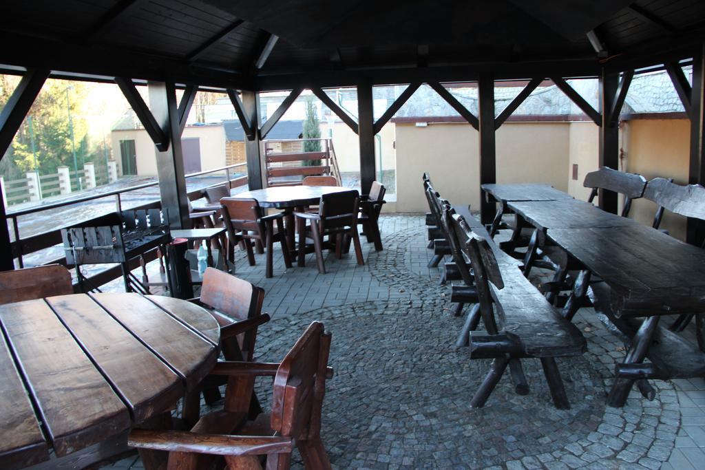 Dom W Gorach "Tresna" Hotel Kültér fotó